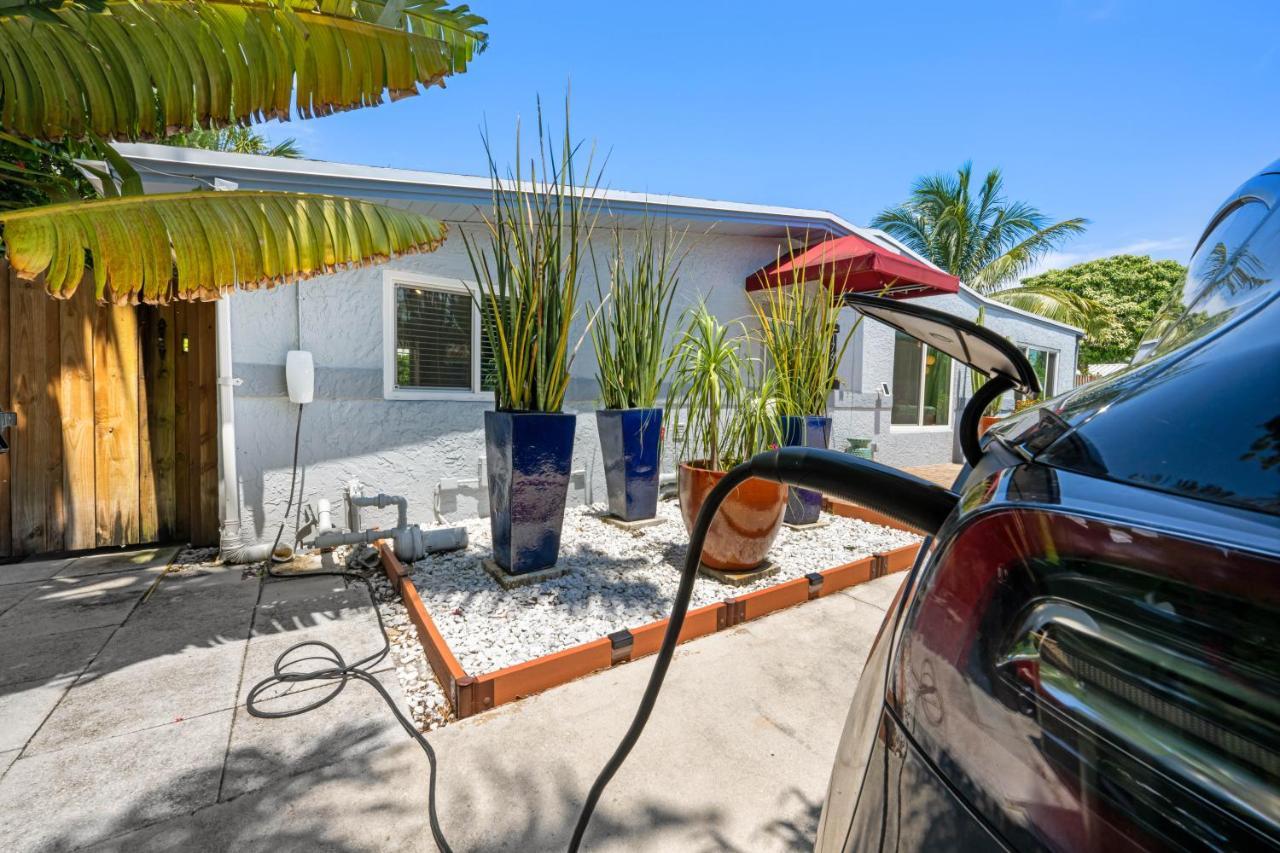 Palms Retreat! Giant Heated Pool-Hottub-Firepit-5Min2Beach-Pets-Ev Chgr Форт Лодърдейл Екстериор снимка