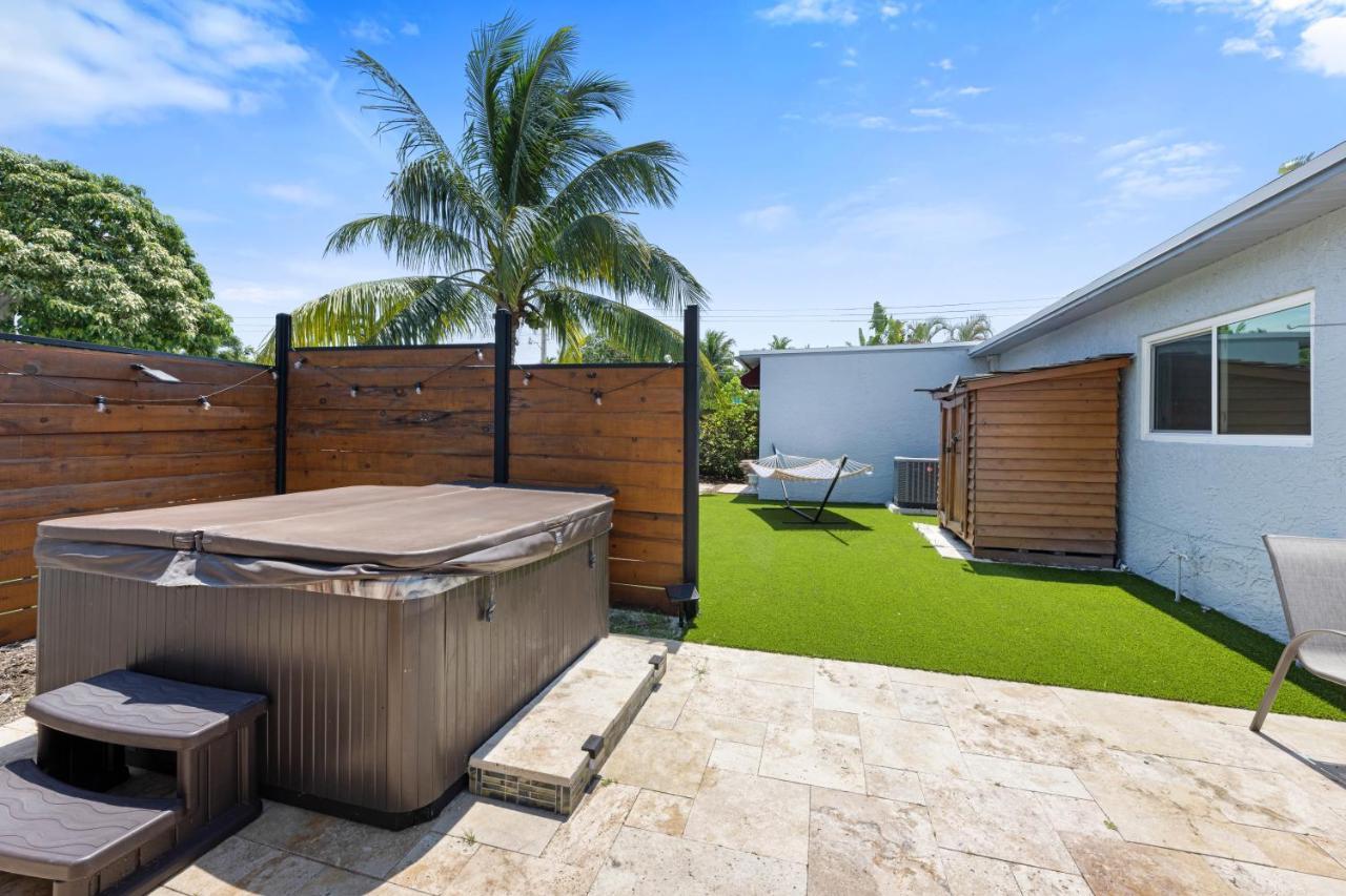 Palms Retreat! Giant Heated Pool-Hottub-Firepit-5Min2Beach-Pets-Ev Chgr Форт Лодърдейл Екстериор снимка