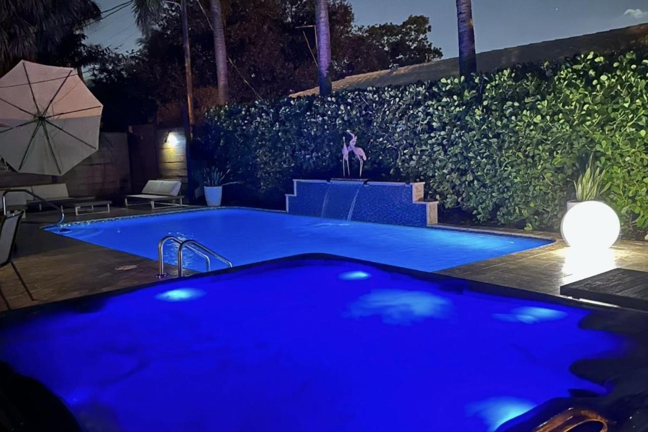 Palms Retreat! Giant Heated Pool-Hottub-Firepit-5Min2Beach-Pets-Ev Chgr Форт Лодърдейл Екстериор снимка